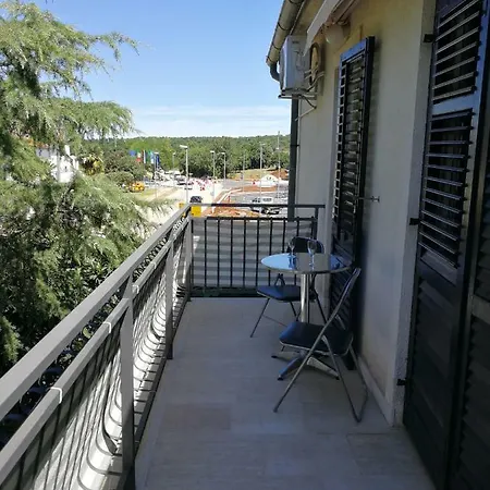 Apartment Violeta 1 Funtana